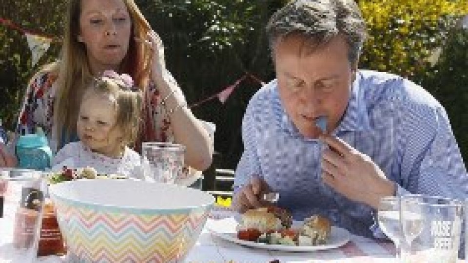 Un prânz al premierului britanic, subiect de campanie electorală