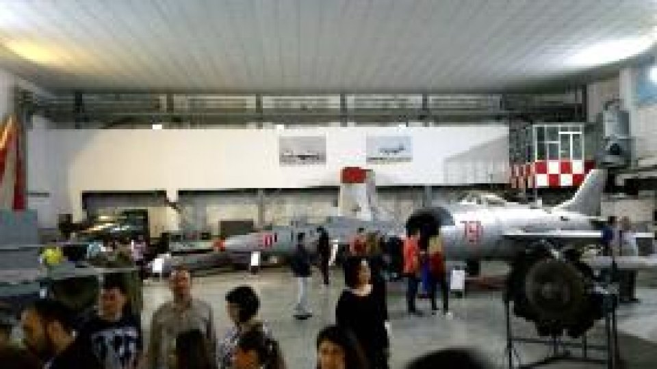 Cozi lungi în Capitală la Noaptea Muzeelor 2015