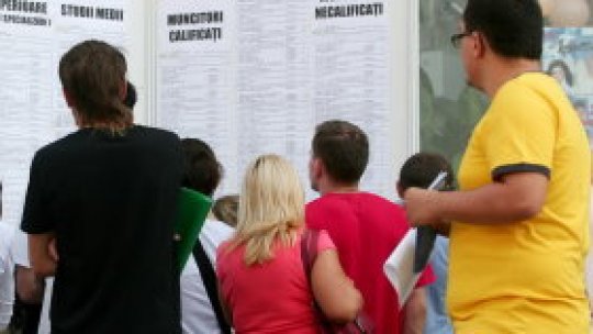 Cu şcoală şi fără un loc de muncă