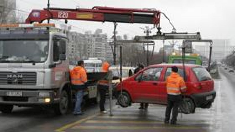 Ridicarea maşinilor parcate neregulamentar, suspendată