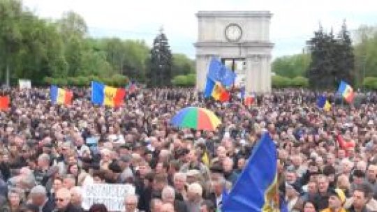 Manifestaţie anti-guvernamentală de proporţii la Chişinău