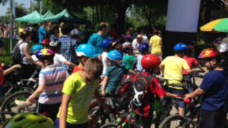 Ziua Internaţională a copilului, sărbătorită la Călărași pe biciclete