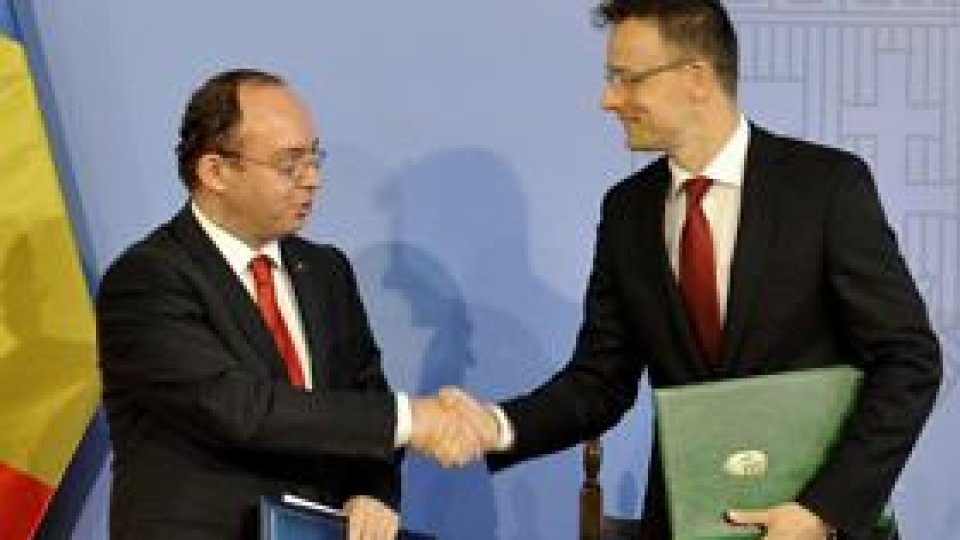 Autonomia pe criterii etnice "nu corespunde Constituţiei României"