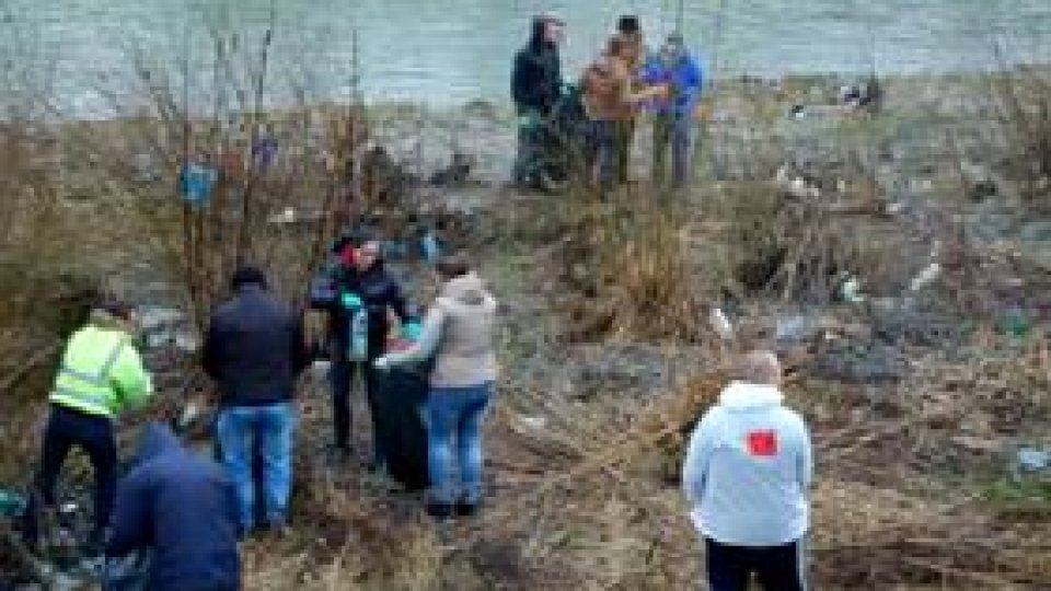 Cursurile de apă din Bistriţa-Năsăud, curăţate în proporţie de 60%