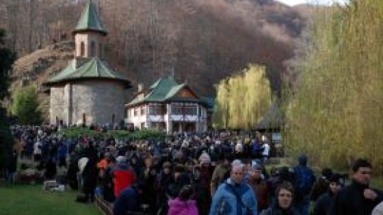 Pelerinaj la mormântul lui Arsenie Boca