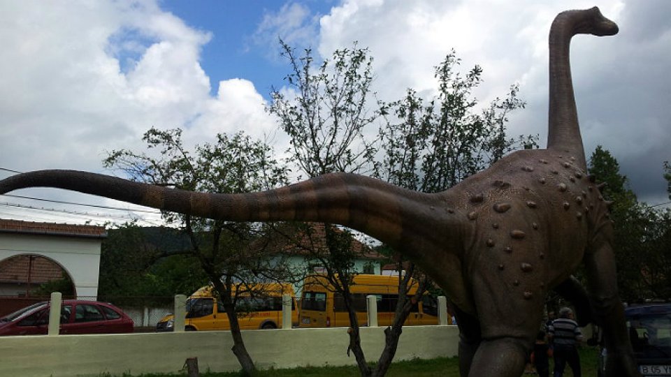 Informații inedite despre dinozaurii pitici