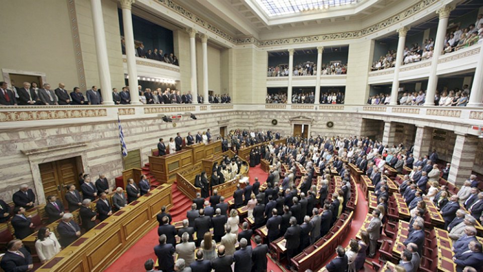 Referendumul propus de guvernul Tsipras, aprobat de Parlament 