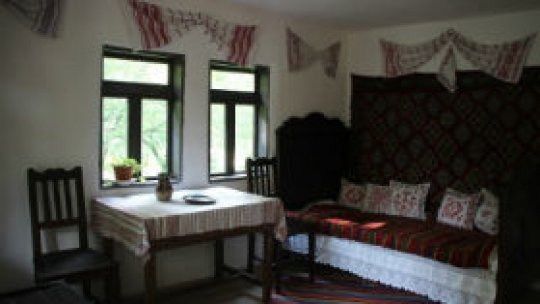 Antena Satelor în Satul Comorilor