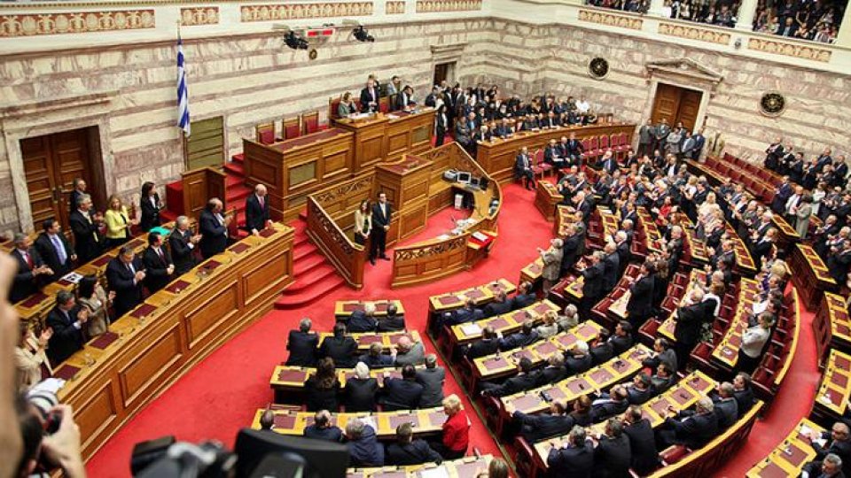 Executivul grec a adoptat pachetul de măsuri de austeritate