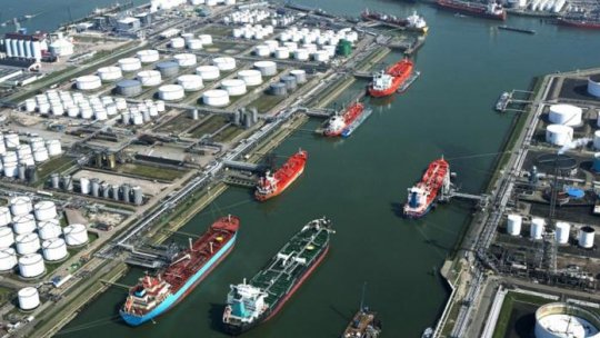 Rusia renunţă la construirea unui terminal petrolier în portul Rotterdam