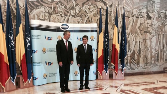 Jens Stoltenberg s-a întâlnit cu ministrul apărării Mircea Dușa