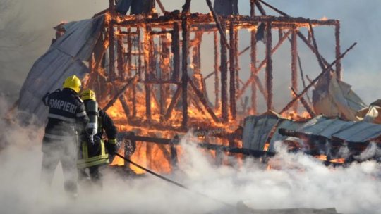 Incendiu la Neptun: Restaurantul hotelului 'Insula', distrus în totalitate