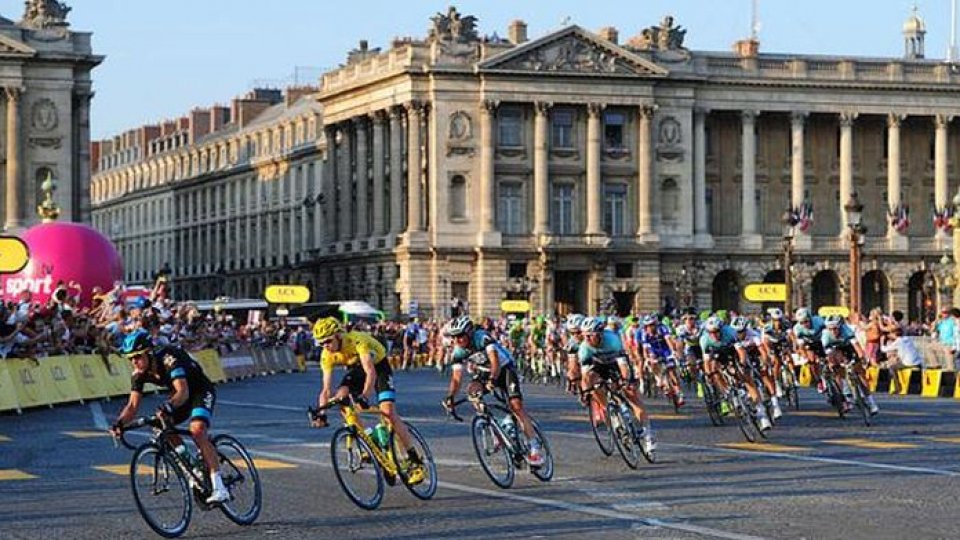 Poliţia a deschis focul după ce o maşină a forţat bariera la Tour de France
