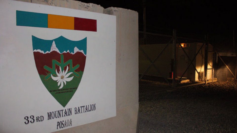 Schimb de trupe româneşti în Afganistan