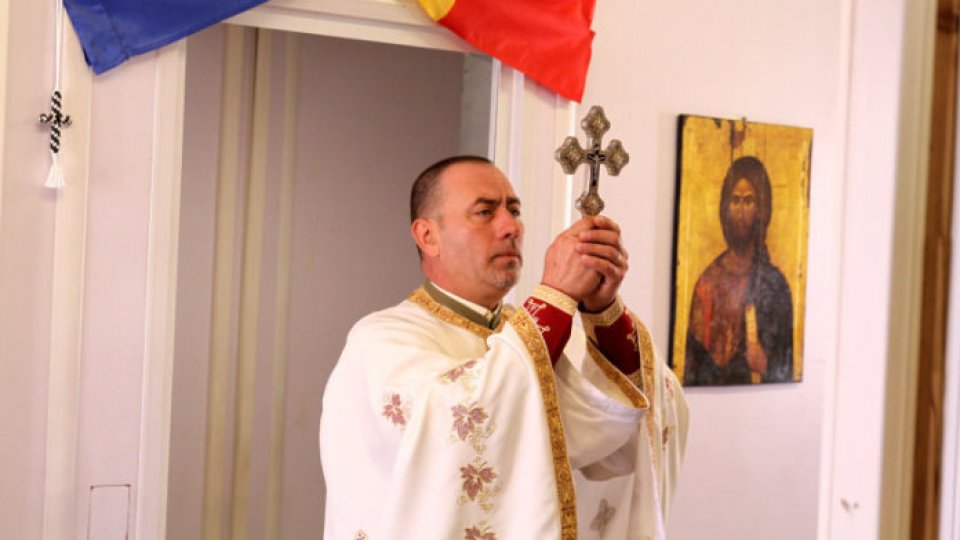 Militarii din Afganistan, aproape de biserică