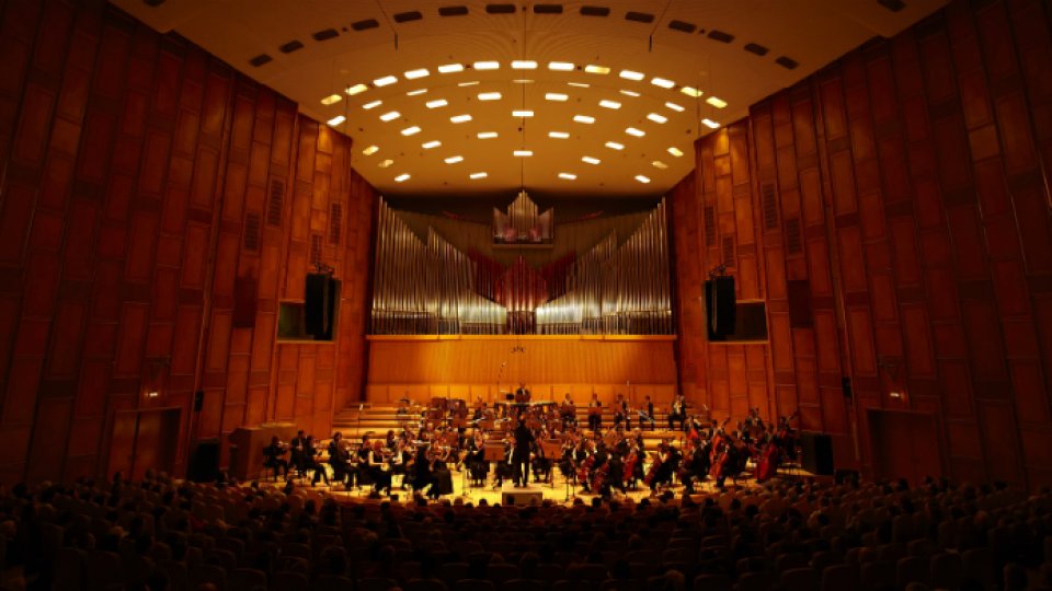 Sesiuni de autografe pe discurile Editurii Casa Radio