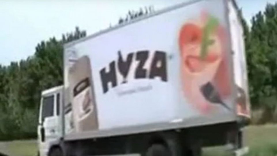 Proprietarul camionului în care au murit sufocaţi refugiaţi "nu este român"