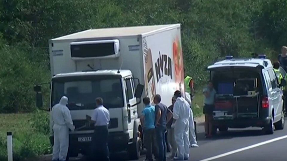 Numărul imigranţilor găsiţi morţi în camionul din Austria a crescut la 71