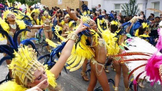 Carnavalul din Notting Hill - o celebrare londoneză a culturii Caraibelor