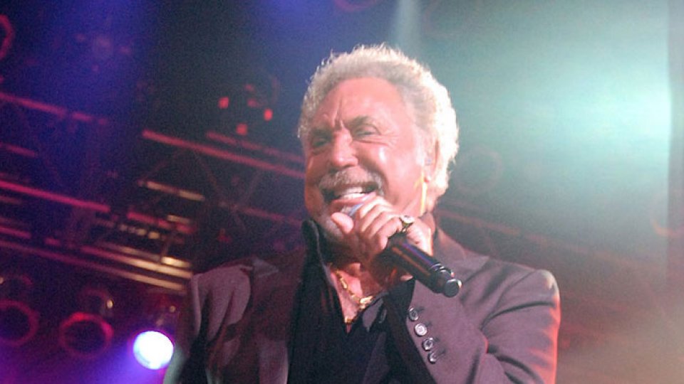 Tom Jones-From Las Vegas To London şi Elton John- Live In Australia