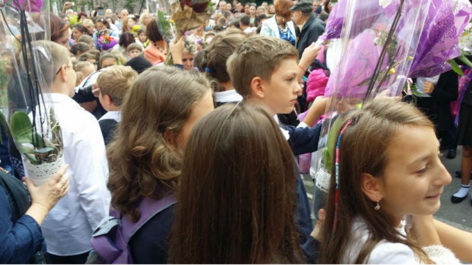 Mai mult de un sfert dintre elevii din București ”invață in școli noi”