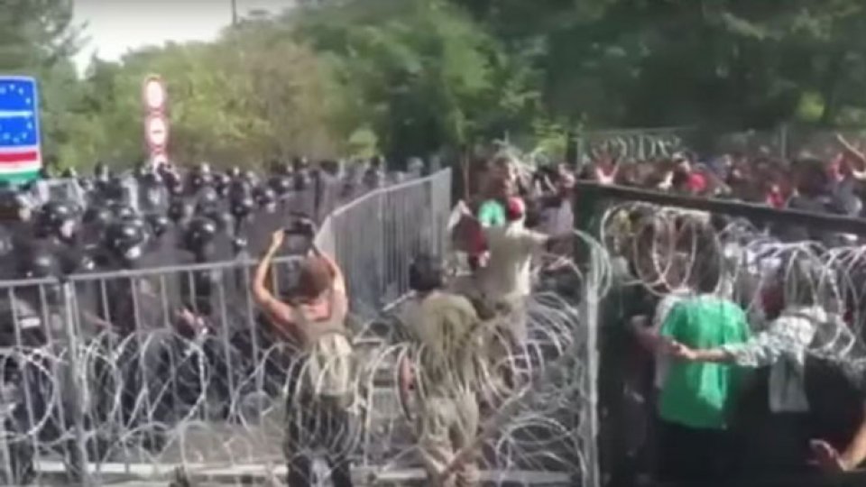 Ciocniri imigranţi-poliţie la frontiera dintre Serbia şi Ungaria