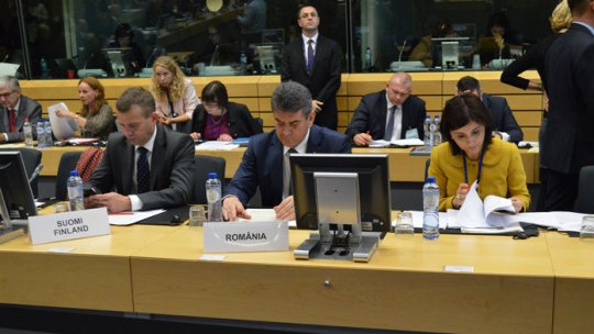 Repartizarea a 120.000 de refugiaţi, adoptată de UE "cu o largă majoritate"