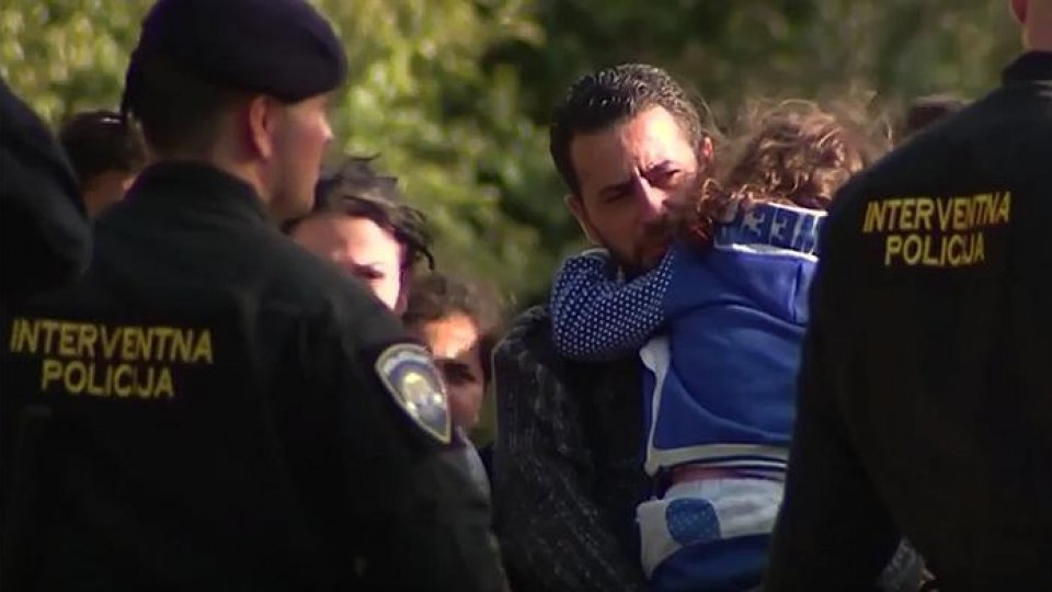 Croaţia cere Serbiei "să nu îi trimită mai mult de 5 mii de migranţi pe zi"