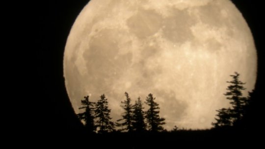 Superluna, în noaptea de duminică spre luni