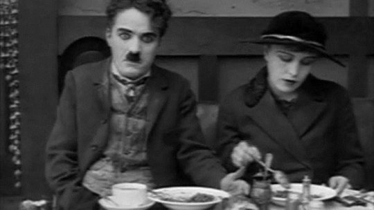 "Arhivele lui Charlie Chaplin", o carte de șase kilograme