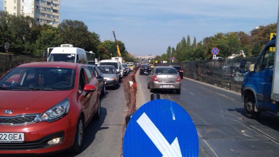 Lucrări întârziate la Pasajul Piaţa Sudului din Bucureşti