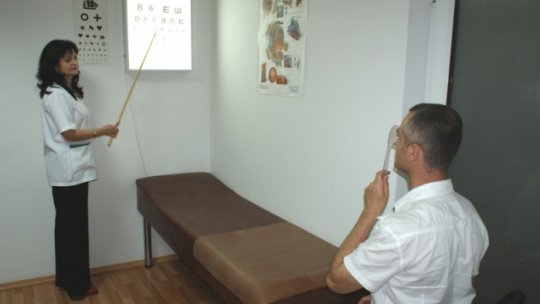 Lacrimile artificiale, recomandate în acest sezon pentru cei cu ochi uscat