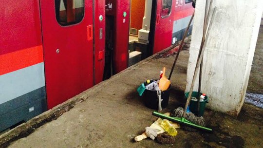 2,5 lei curățarea unei toalete de tren
