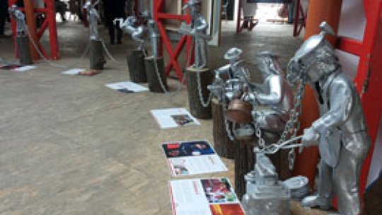 Un Festival al etniei rome a început astăzi în Piaţa Universităţii