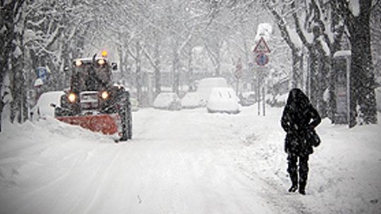 Ninsorile continuă în estul şi sud-estul ţării