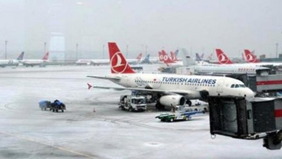 MAE: Sute de zboruri anulate în Turcia din cauza vremii