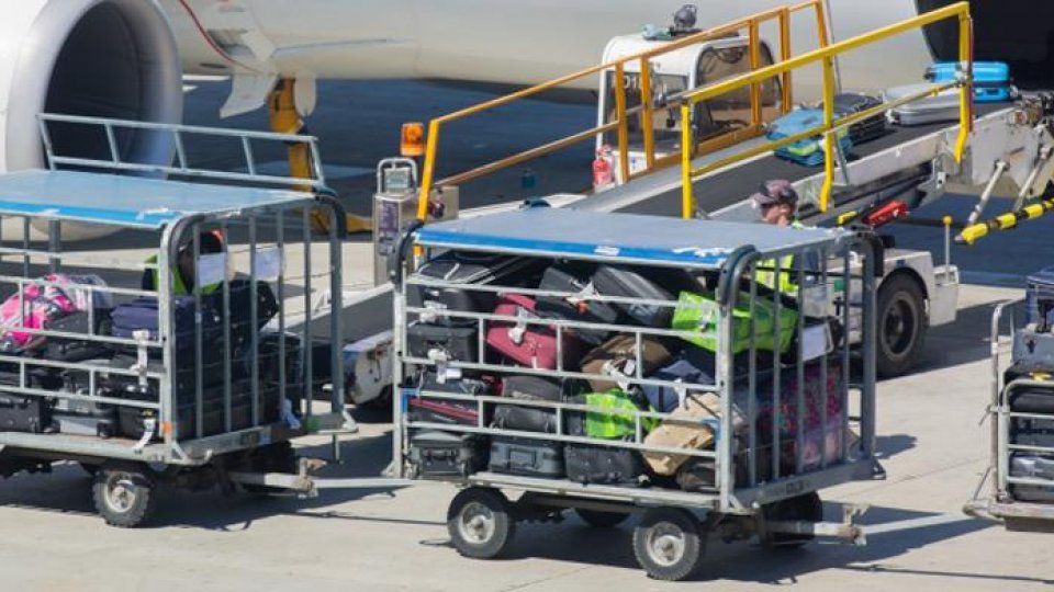 Grevă de avertisment, vineri, la aeroportul Henri Conadă