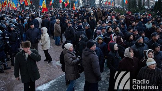 Susţinătorii partidelor pro-ruse de la Chişinău cer alegeri anticipate