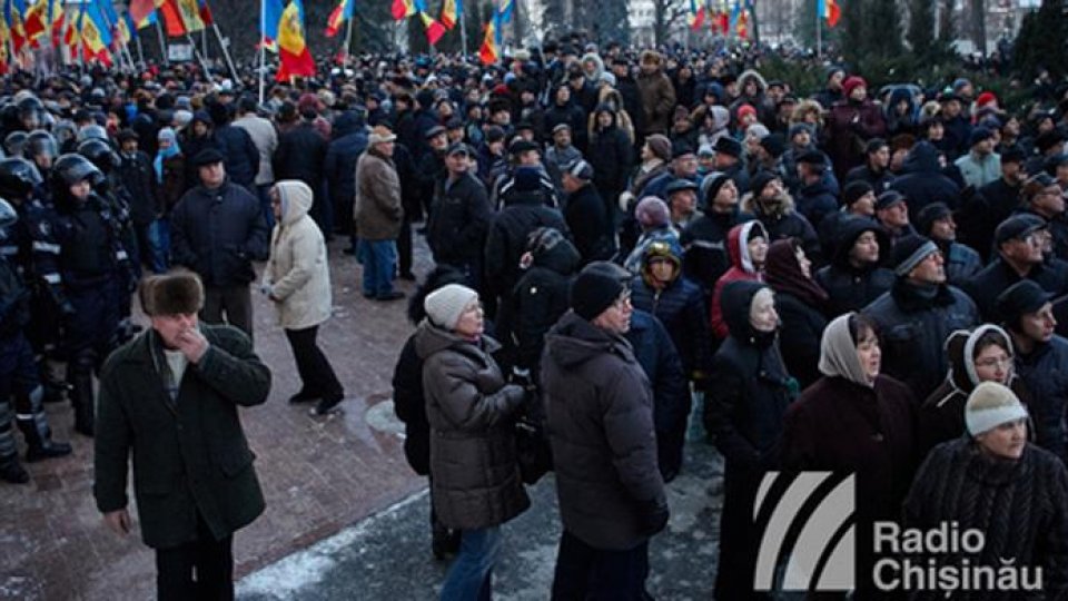 Susţinătorii partidelor pro-ruse de la Chişinău cer alegeri anticipate
