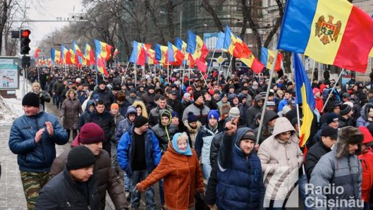 Continuă protestele faţă de învestirea guvernului Pavel Filip