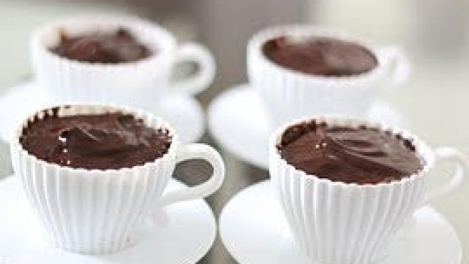 Tratație de weekend cu cremă de ciocolată