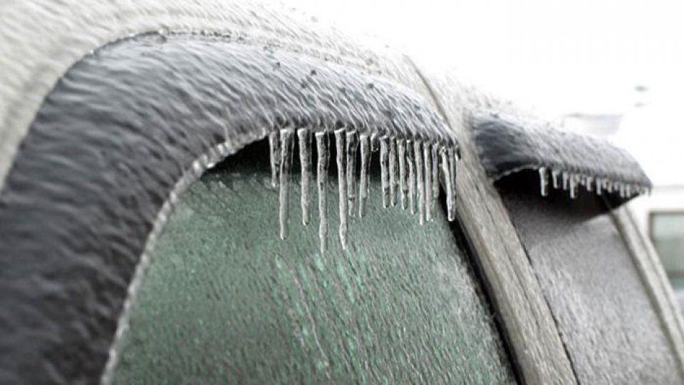 Avertizare meteo de polei şi precipitaţii mixte