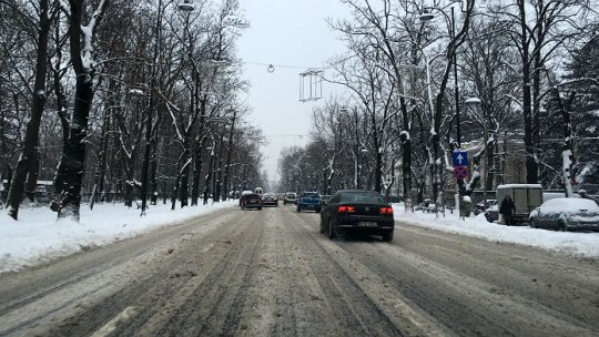 Amenzi pentru firmele care se ocupă de deszăpezirea Bucureştiului