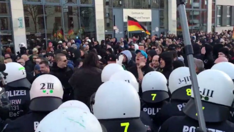 Poliția din Koln a întrerupt manifestațiile anti-imigrație