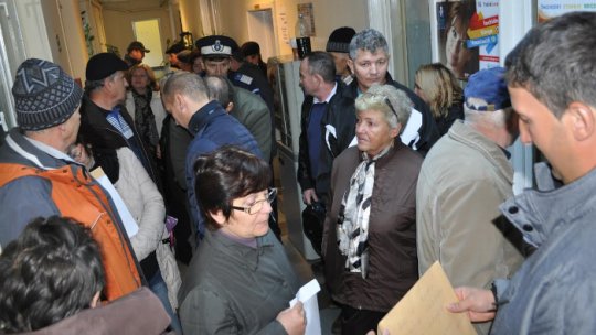 Peste 120 de bistriţeni, la cozi pentru "Casa Verde"