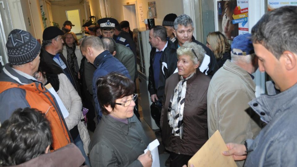 Peste 120 de bistriţeni, la cozi pentru "Casa Verde"