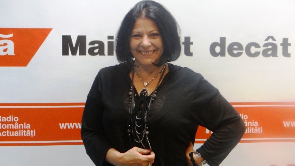 Invitată: Elena Cârstea