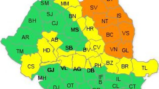 Opt judeţe din Moldova, sub cod portocaliu de ploi abundente