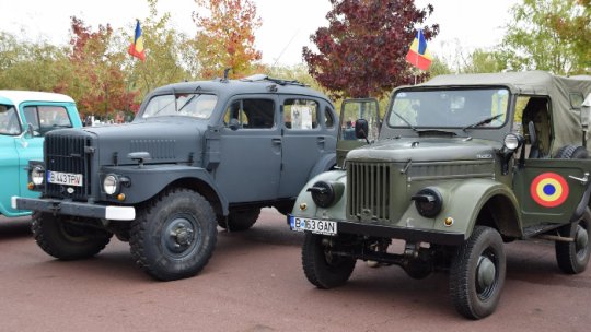 FOTO: Maşini de epocă, la retroparada toamnei