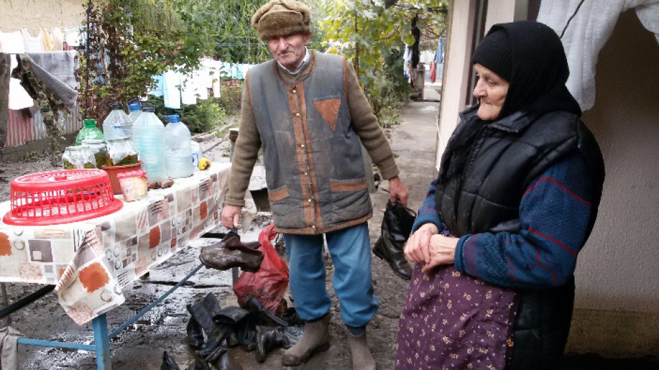 FOTO: Ce se întâmplă în zonele inundate din Galaţi?